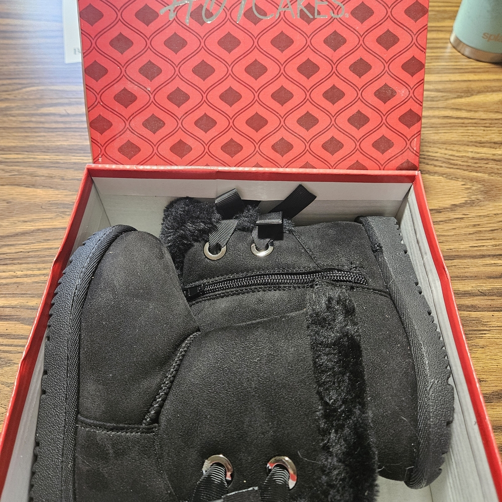 Hot Cakes Black Furry Toddler Boots